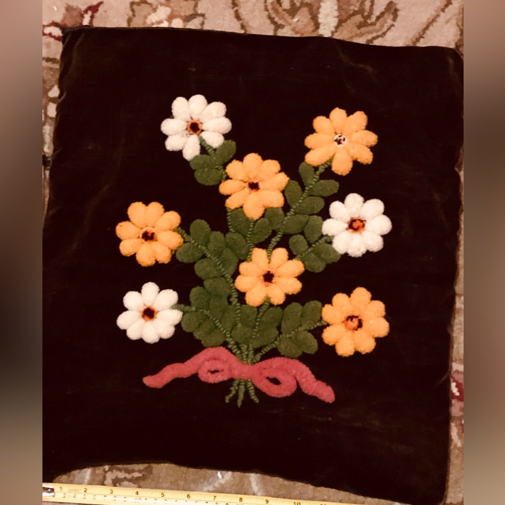 Throw PILLOW   Embroidered Flowers 🌺 on VINTAGE VELVET Bohemian